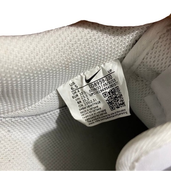 Nike Air Force 1 - Picture 3 of 3